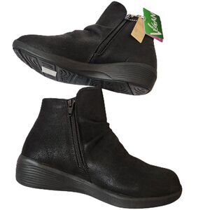 Skechers Women’s Arya Fresher Trick Ankle Boots Size 6 Black New With Box